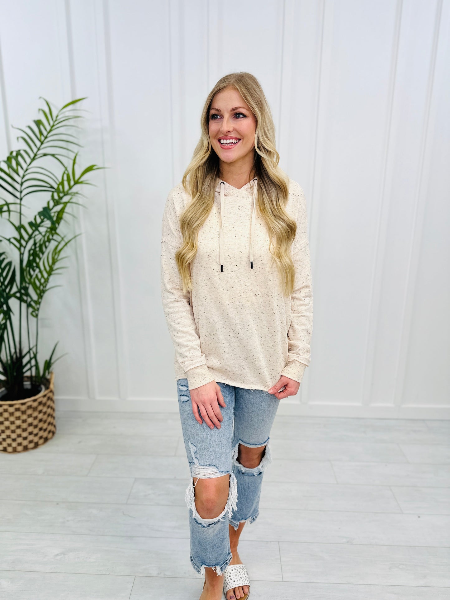 REG/CURVY Stay Lively Hoodie