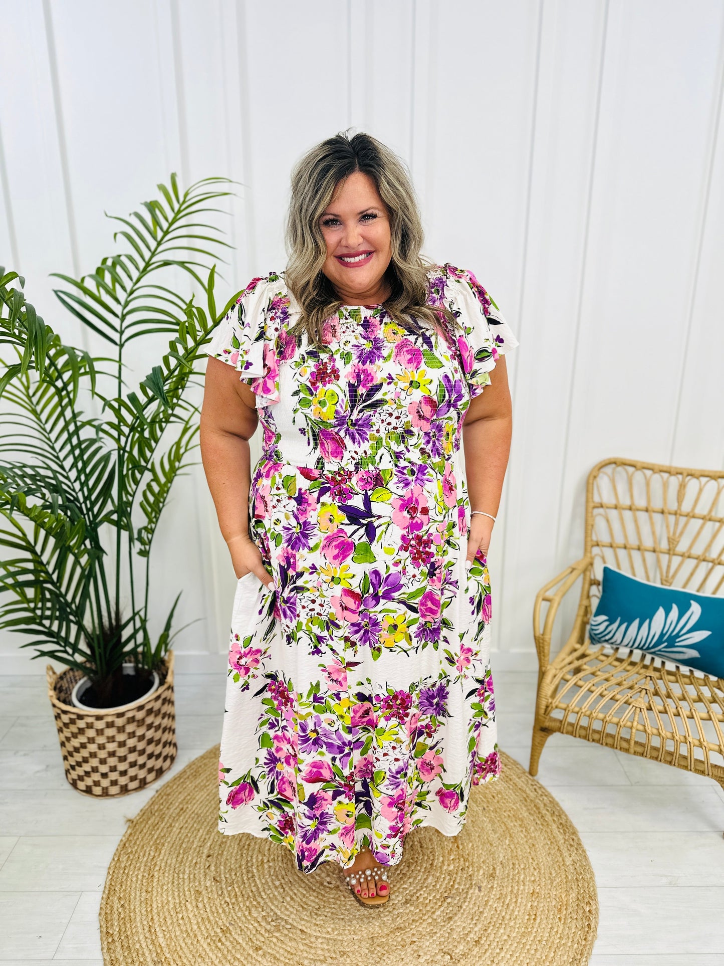 REG/CURVY Daytime Delight Dress