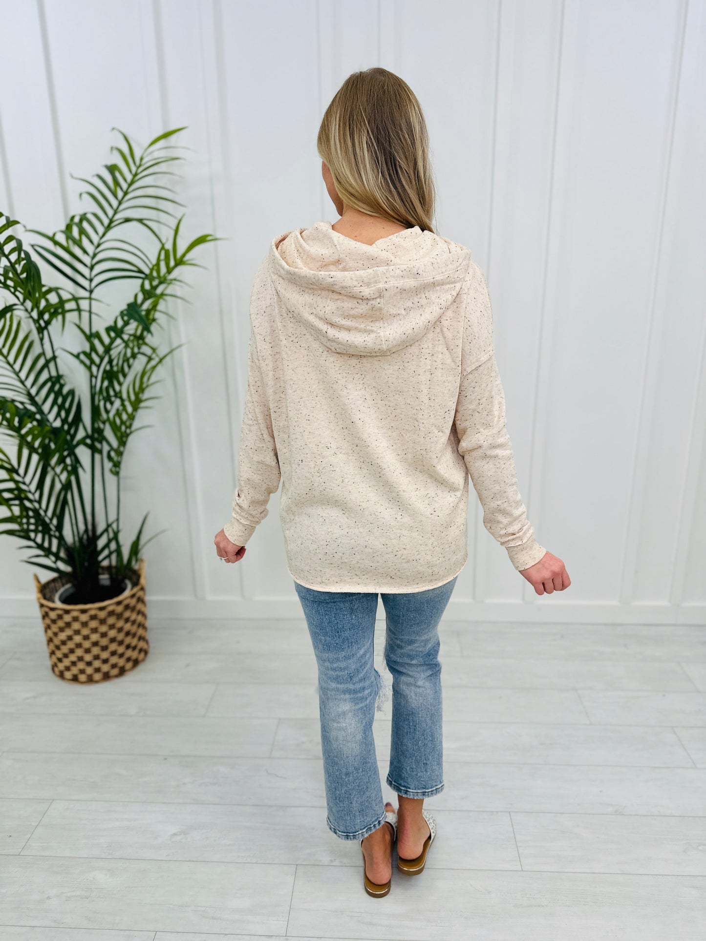 REG/CURVY Stay Lively Hoodie
