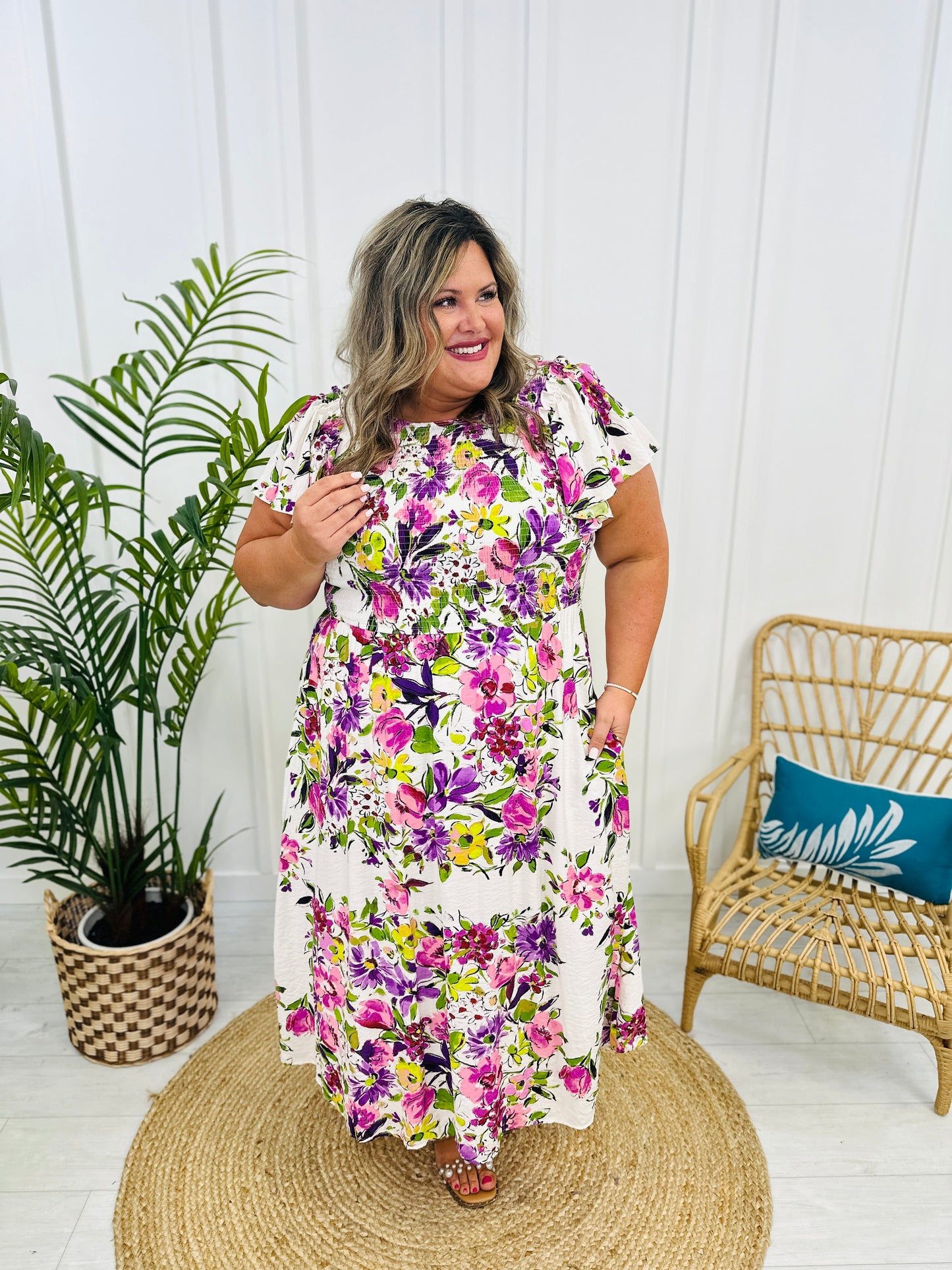 REG/CURVY Daytime Delight Dress