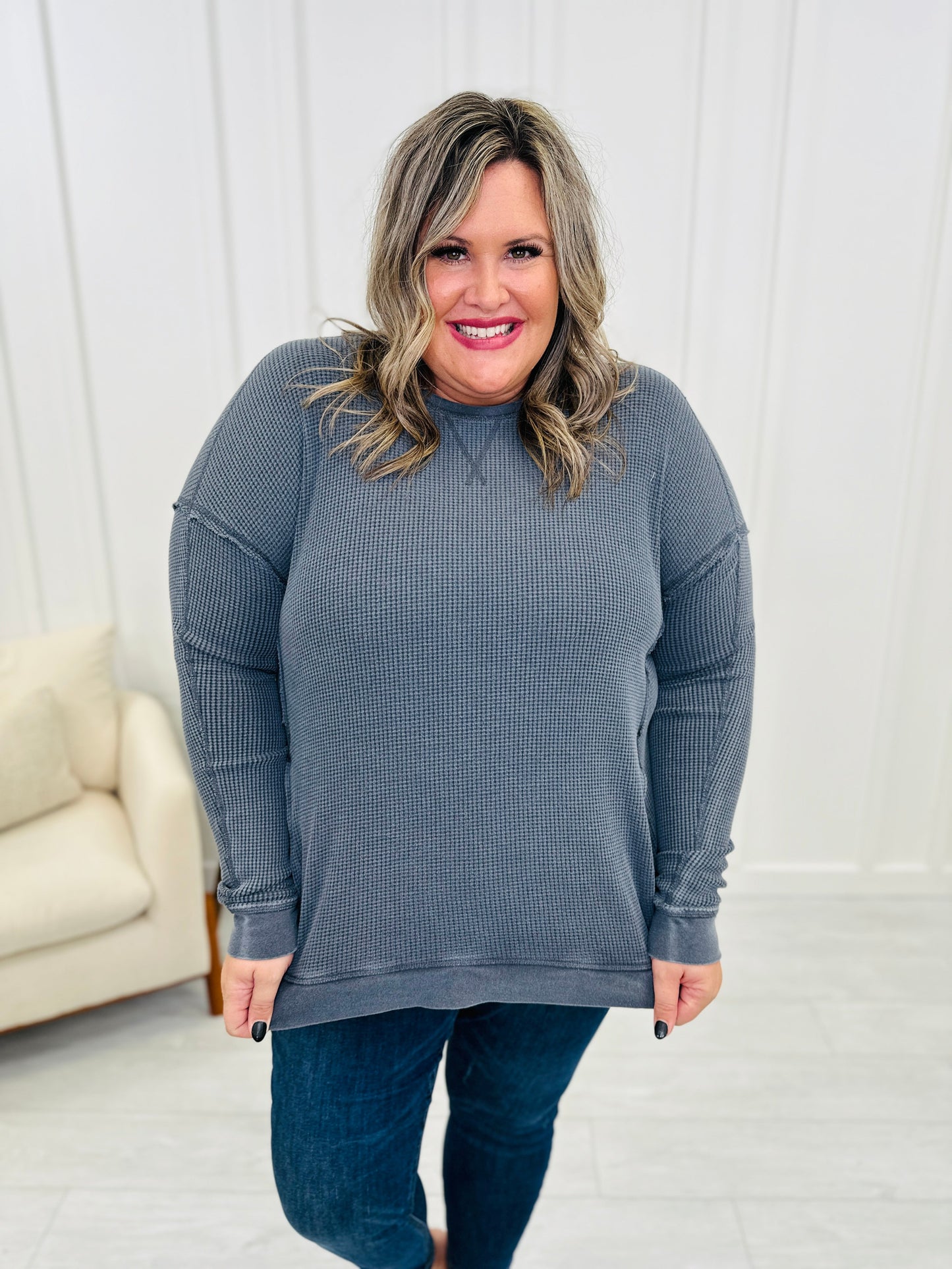 REG/CURVY Seen Here First Top