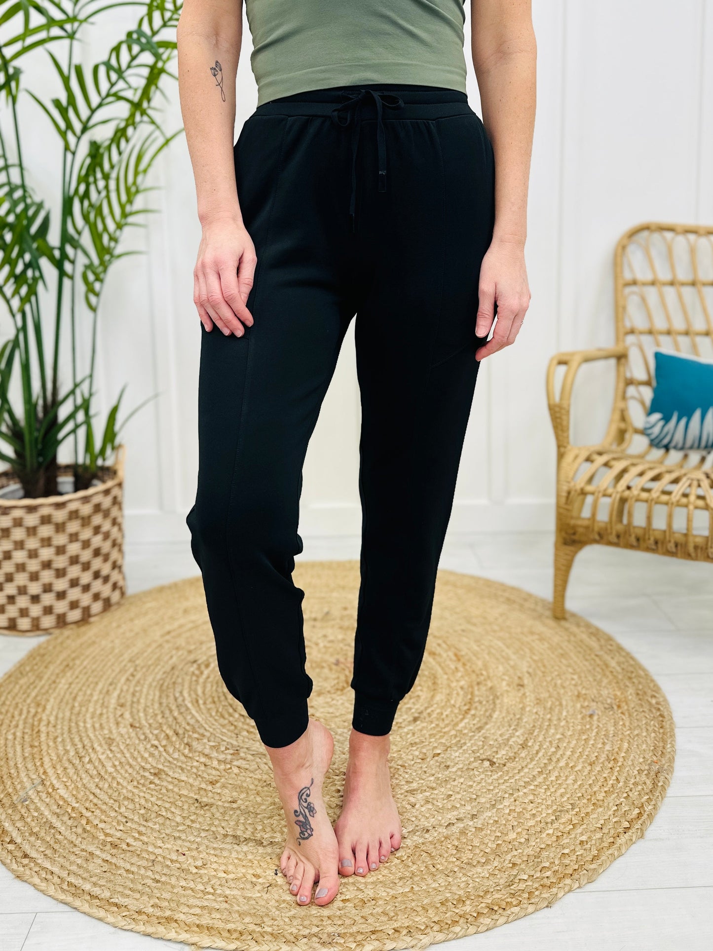 REG/CURVY Growth Mindset Bottoms In Black