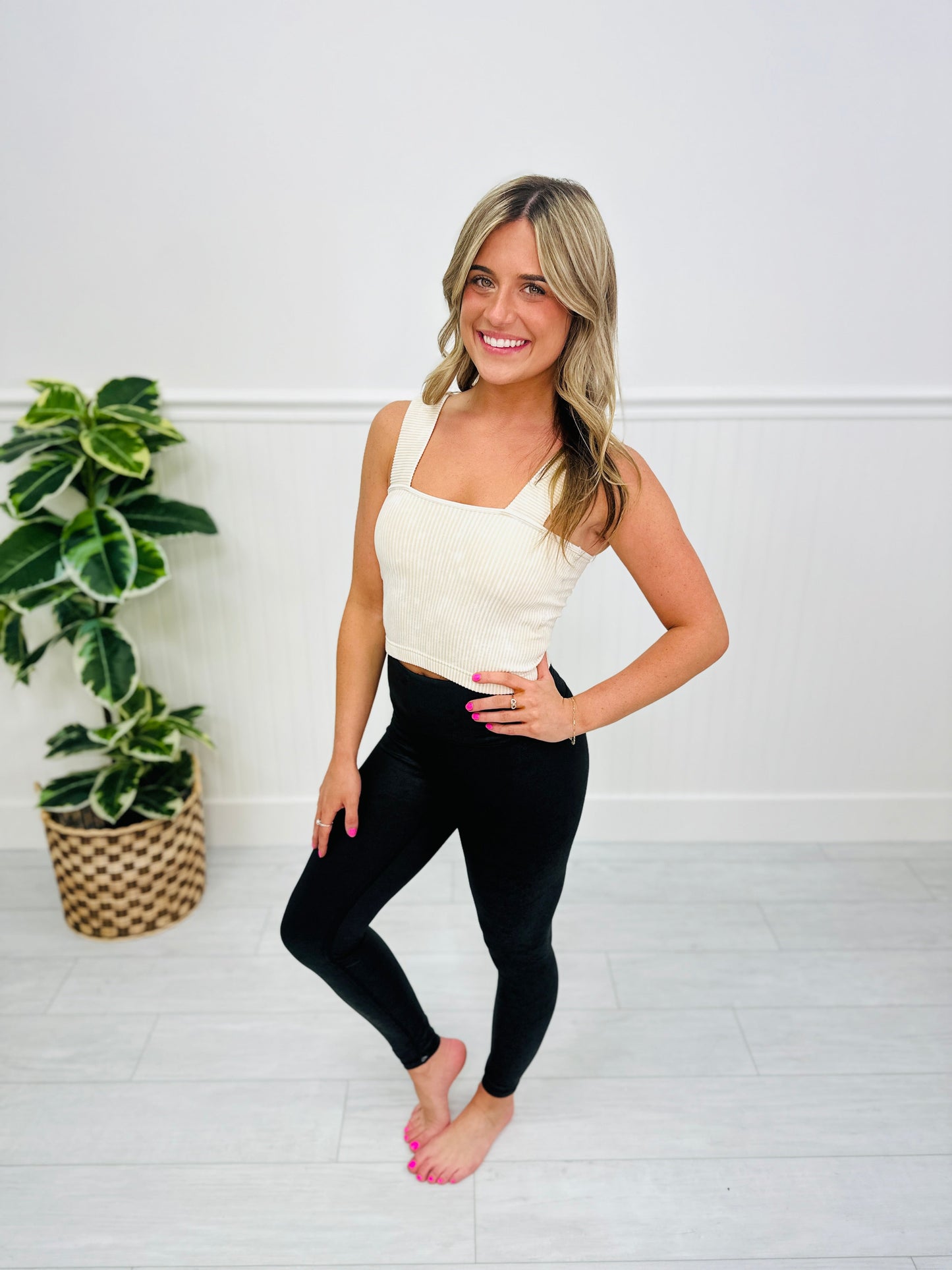 REG/CURVY Striking A Pose Leggings