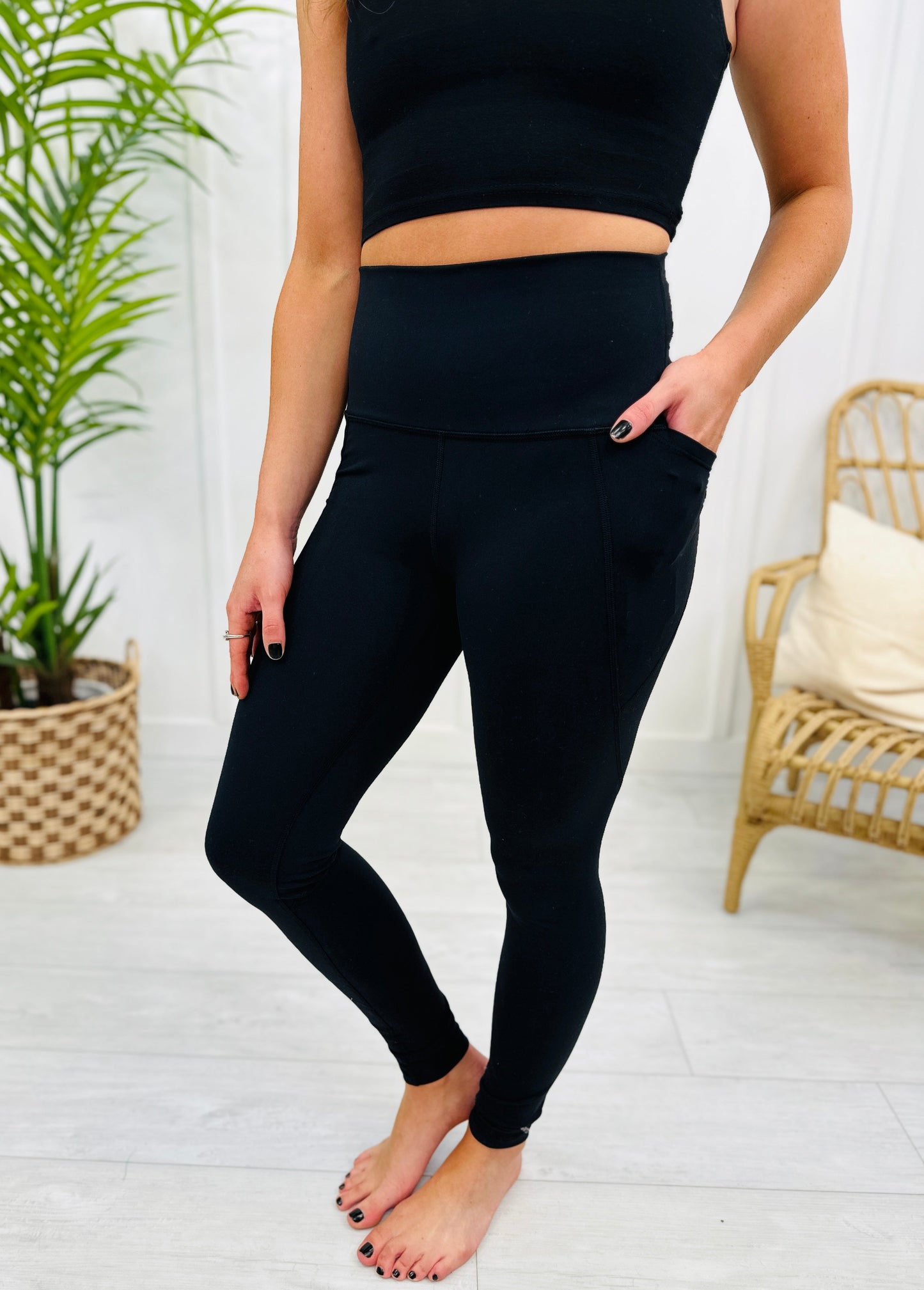 REG/CURVY Run Don't Walk Leggings