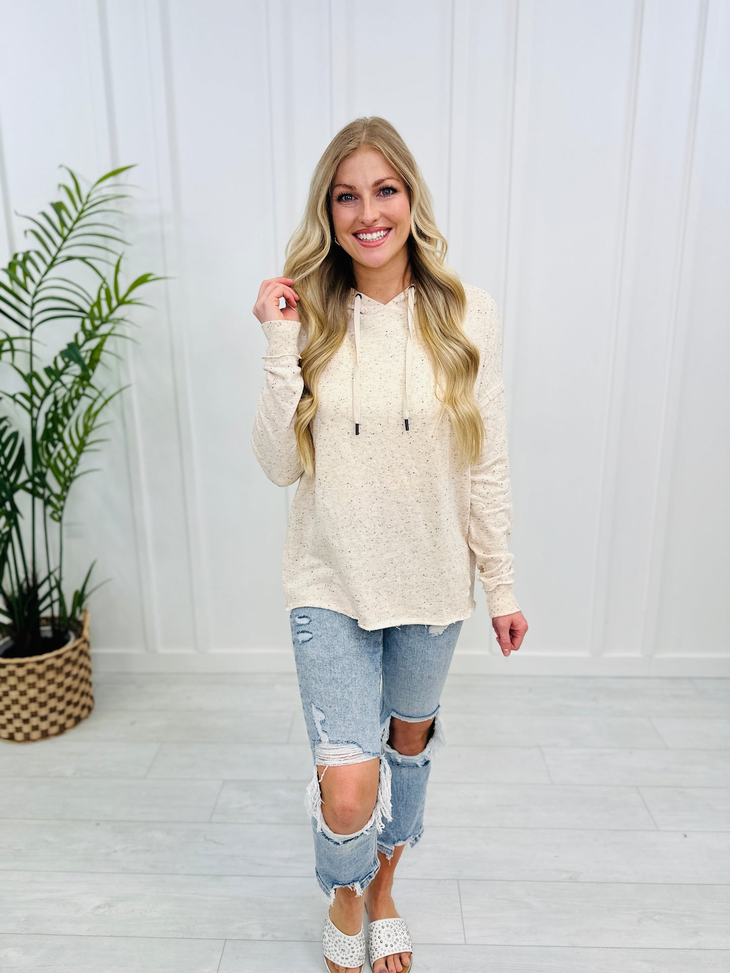 REG/CURVY Stay Lively Hoodie