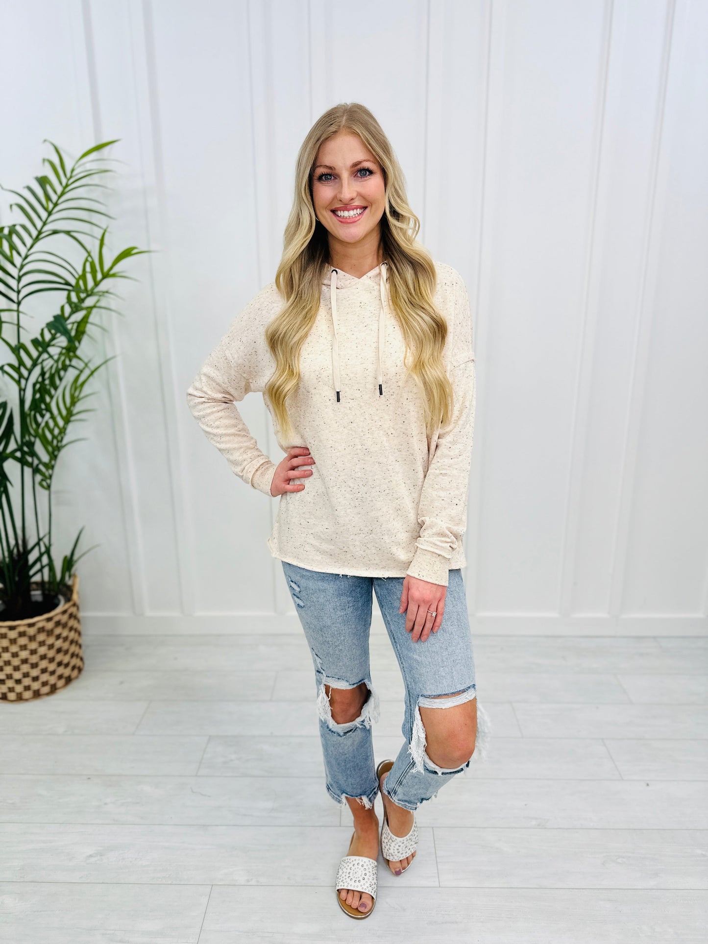 REG/CURVY Stay Lively Hoodie