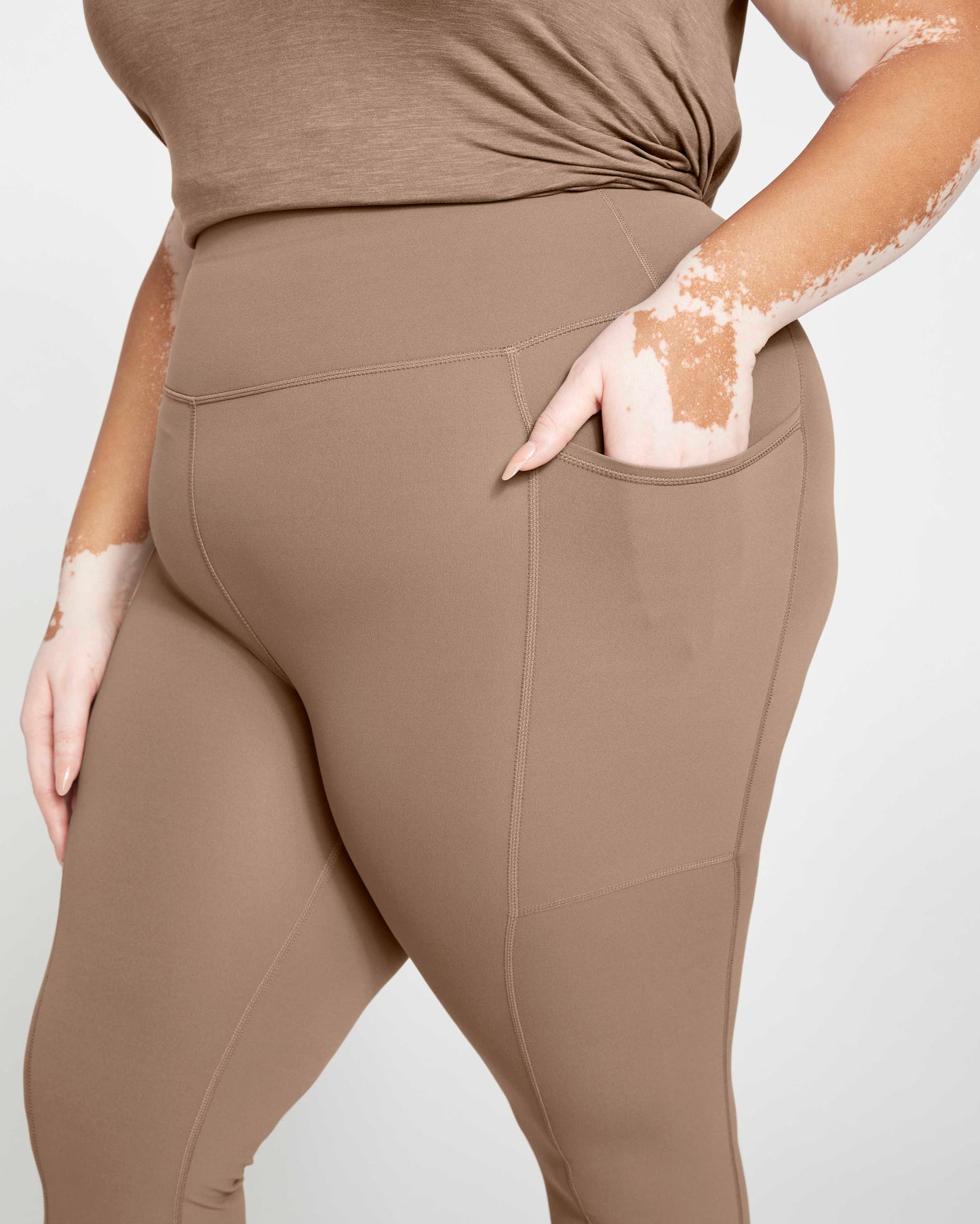 Next-to-Naked Pocket Legging - Nutmeg