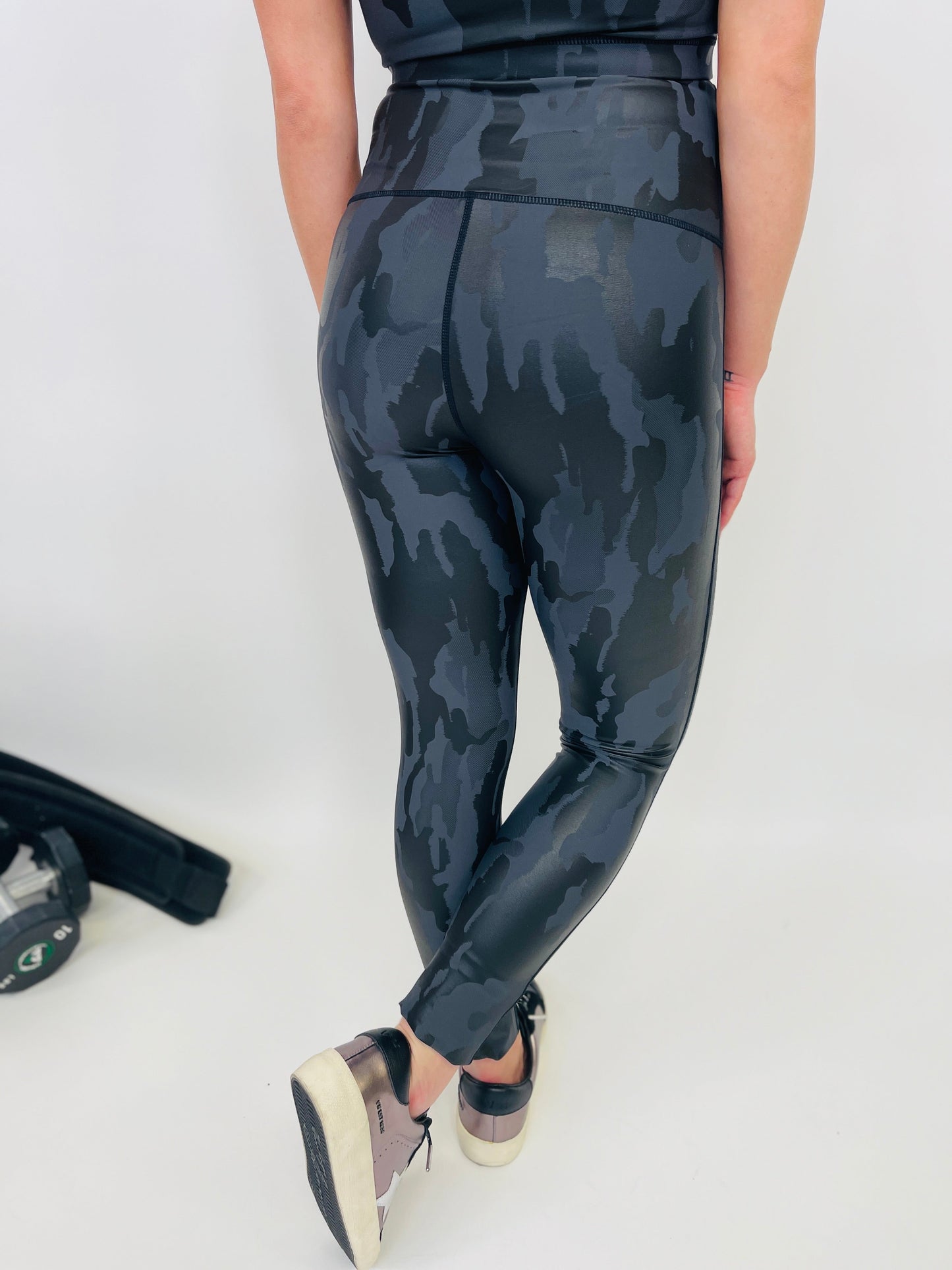 PLUS/REG Out Of The Blue Leggings