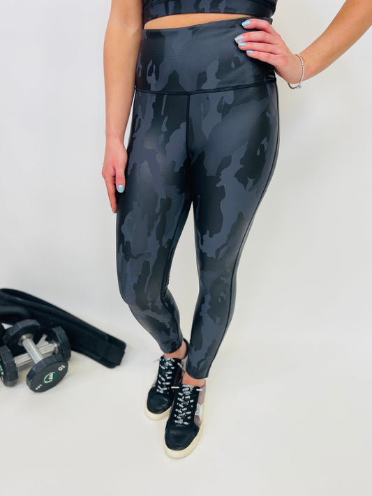 PLUS/REG Out Of The Blue Leggings